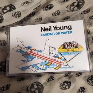 🌿2/$20 Neil Young Landing on Water cassette
